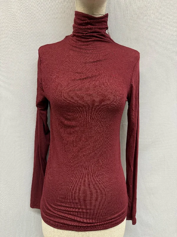 Top simple col roulé Bordeaux